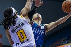 开云官网-关于浙江队在场上表现出色，稳坐胜利宝座的信息