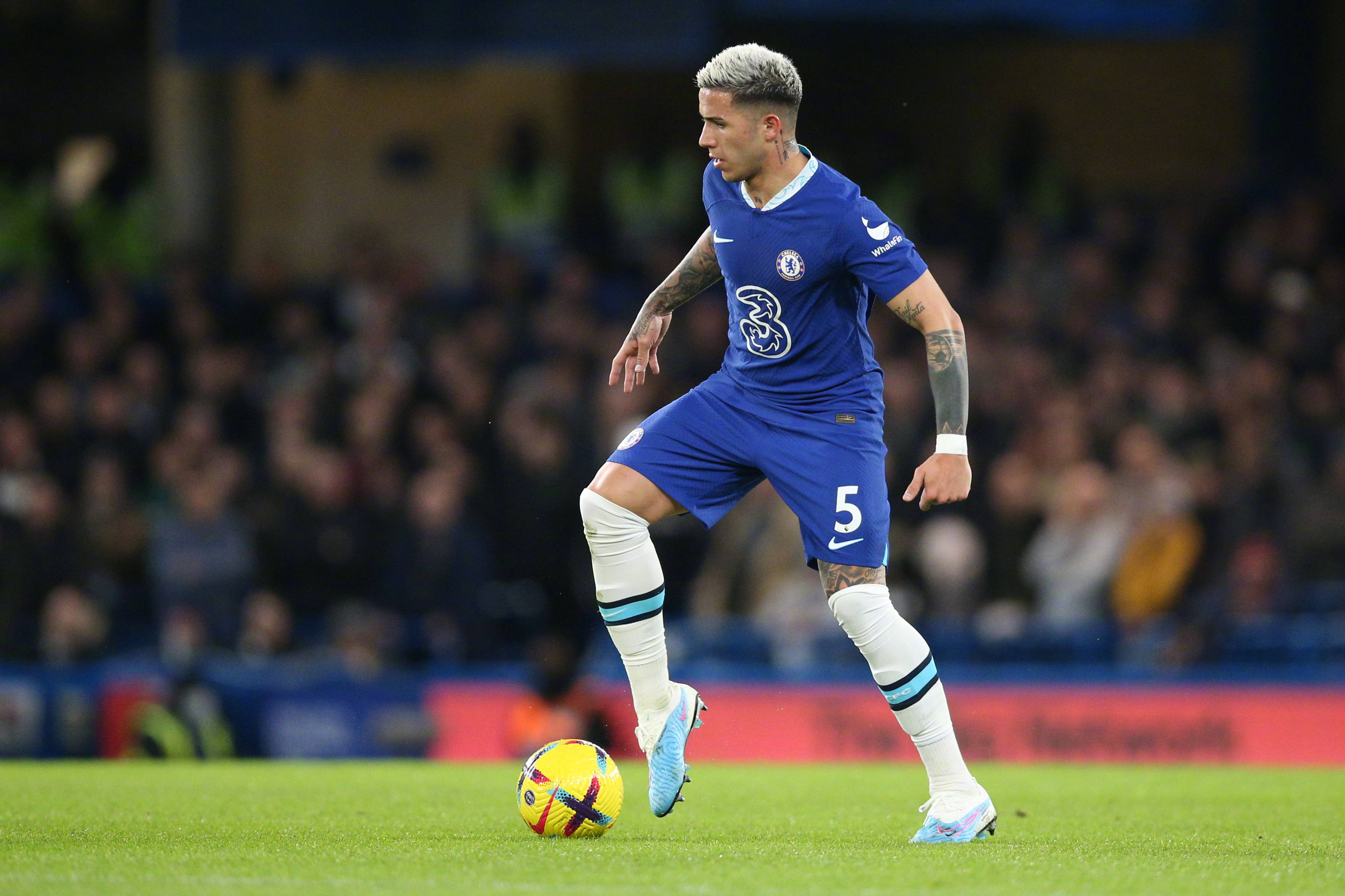 切尔西球员争议不断，教练组面临重重困难