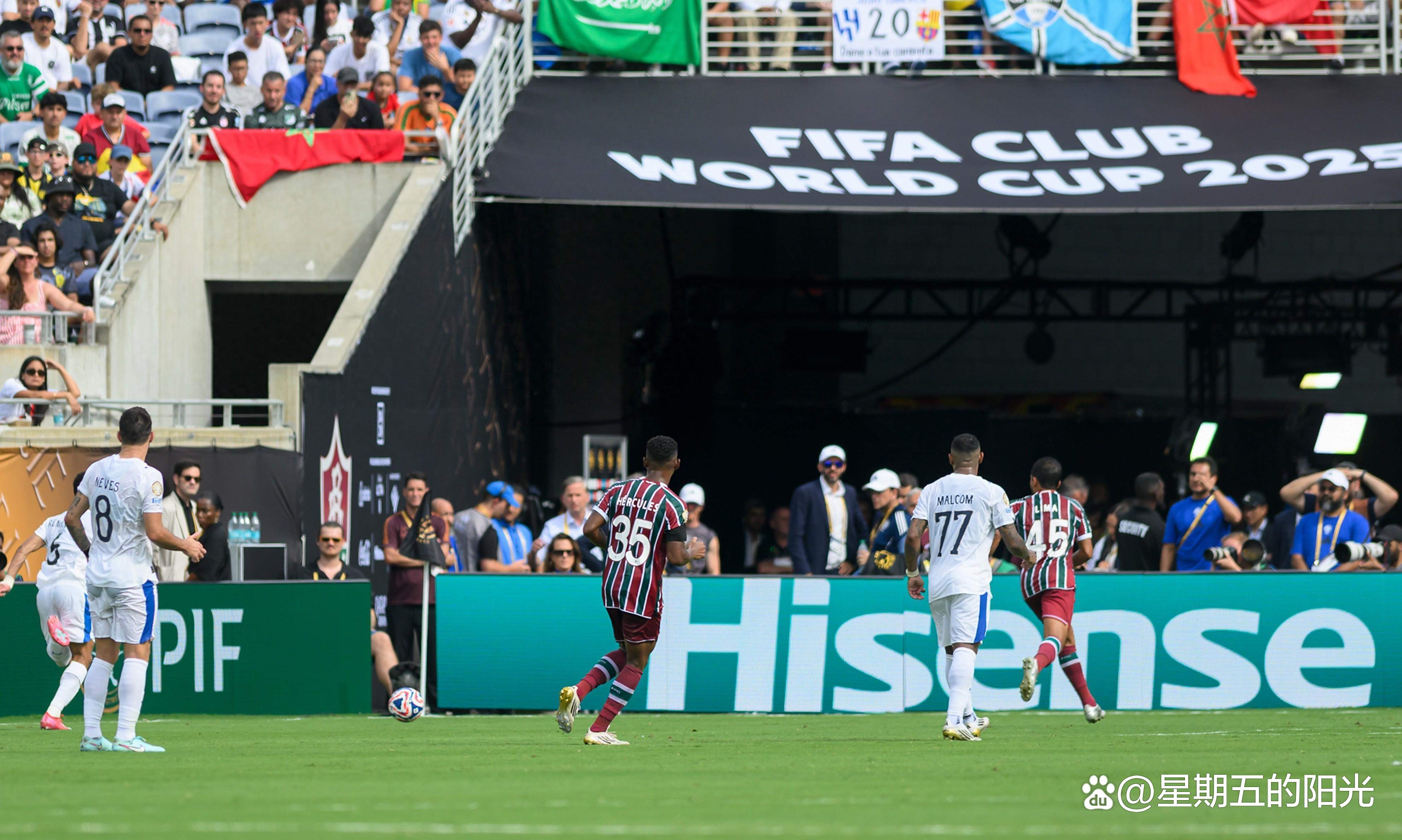 热血激战引发球迷狂热,赛场热度高涨的简单介绍 热血激战引发球迷狂热,赛场热度高涨的简单介绍