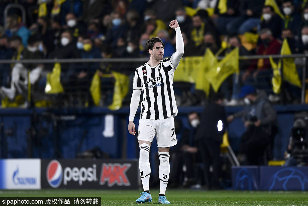 土耳其鏖战曼城,弗拉霍维奇送出助攻的简单介绍 土耳其鏖战曼城,弗拉霍维奇送出助攻的简单介绍